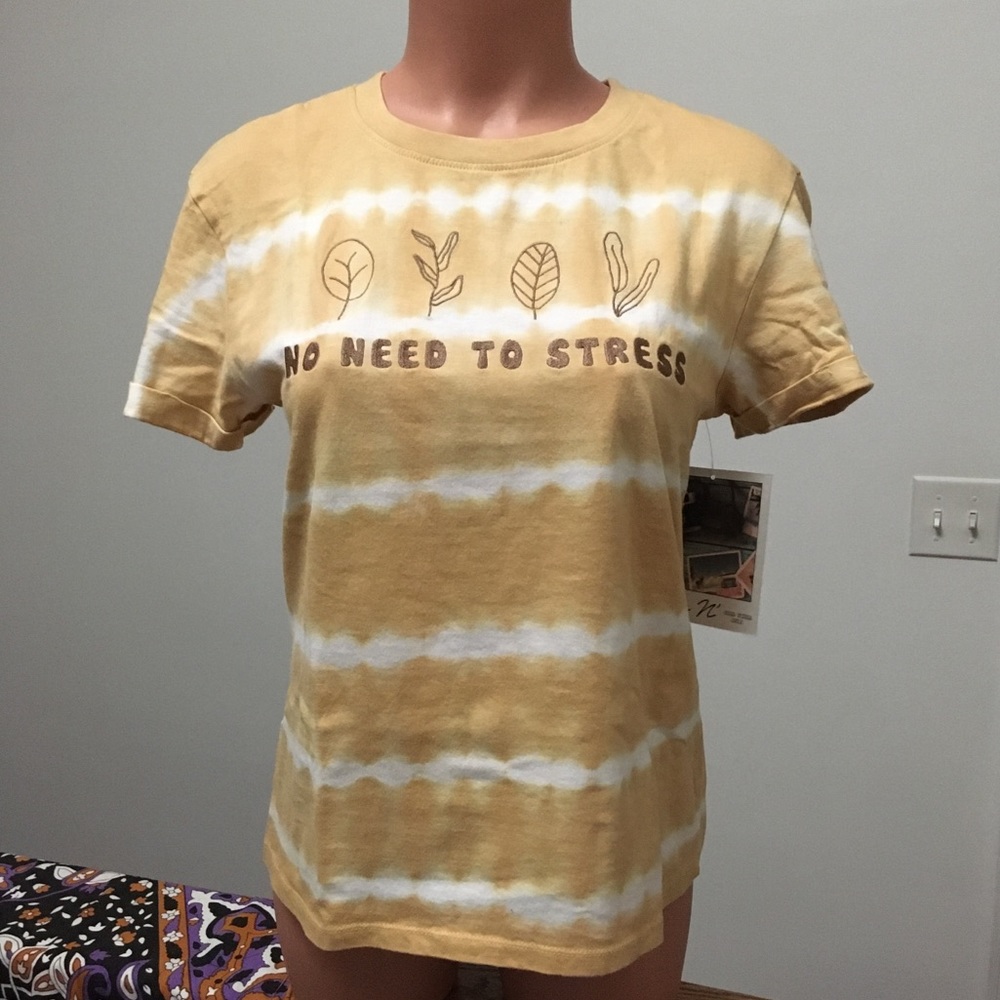 Vibe n’ Medium tee NWT “No Need To Stress” tie dye